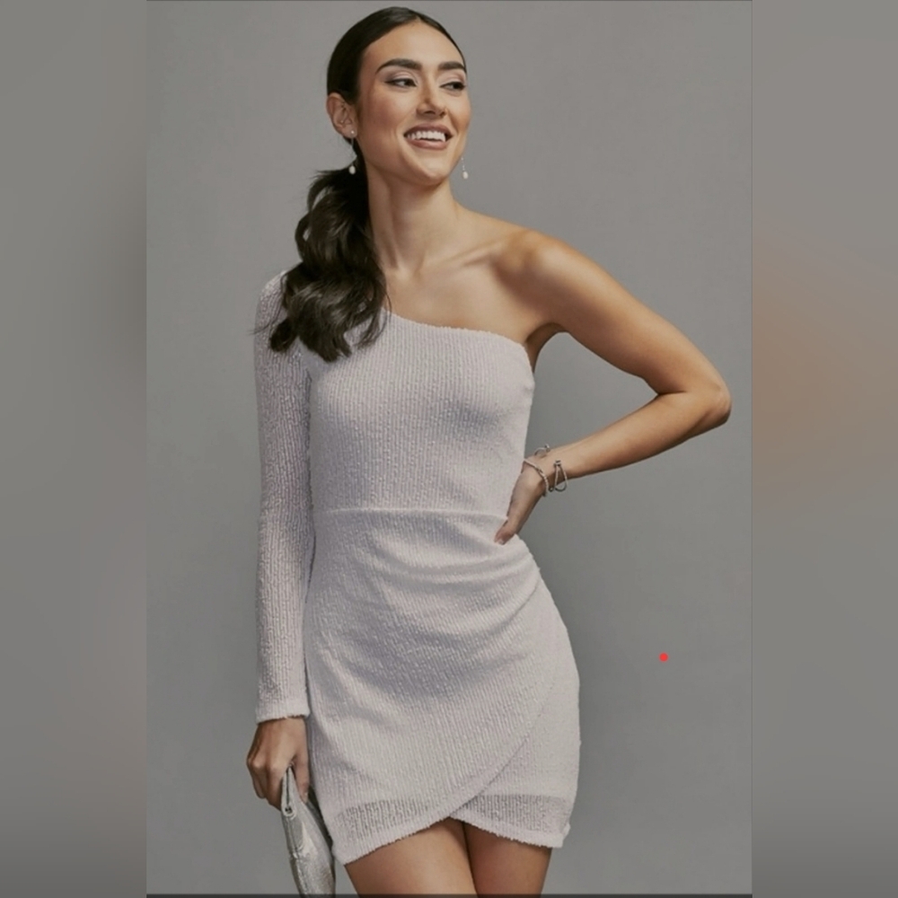 One shoulder sequined minidress